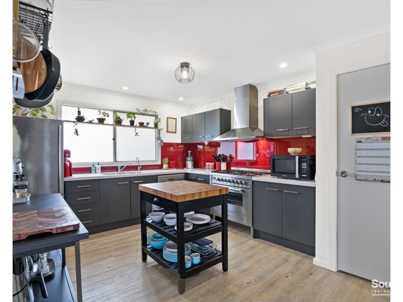 25 Stirling Avenue, Sellicks Beach SA 5174