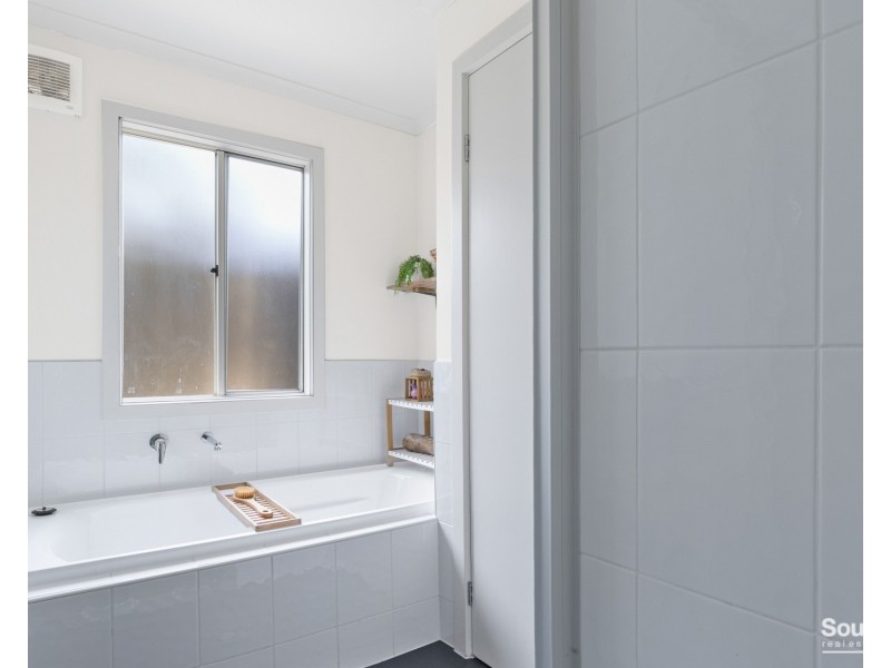 25 Stirling Avenue, Sellicks Beach SA 5174