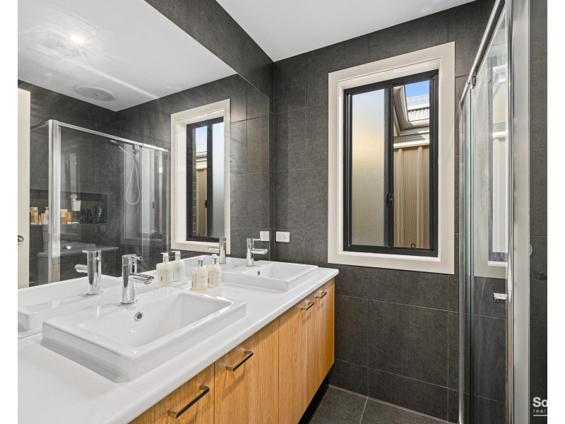 10 Fathom Crescent, Seaford Meadows SA 5169