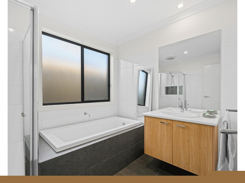 10 Fathom Crescent, Seaford Meadows SA 5169