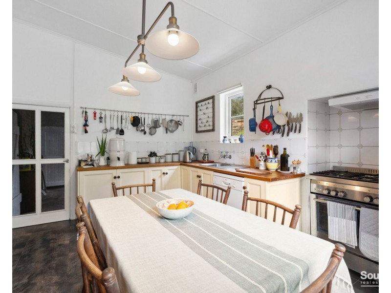 282 Grants Gully Road, Clarendon SA 5157