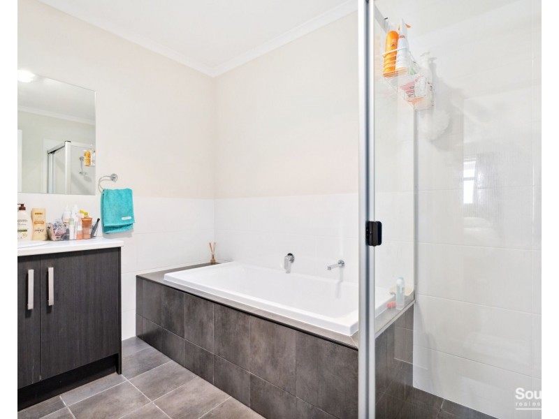 8/19 Hereford Lane, Woodcroft SA 5162