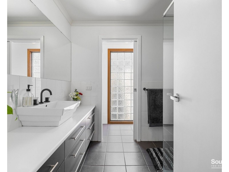 28 Twentyeight Road, Mclaren Vale SA 5171