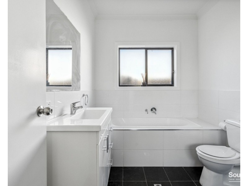 34A Hagen Crescent, Hackham West SA 5163