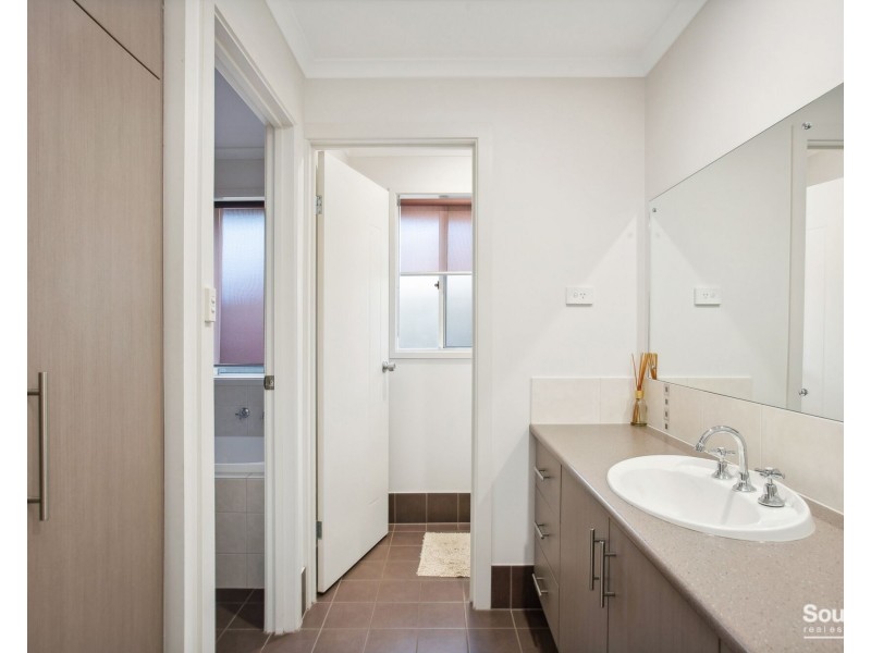 27 Corrimal Avenue, Noarlunga Downs SA 5168