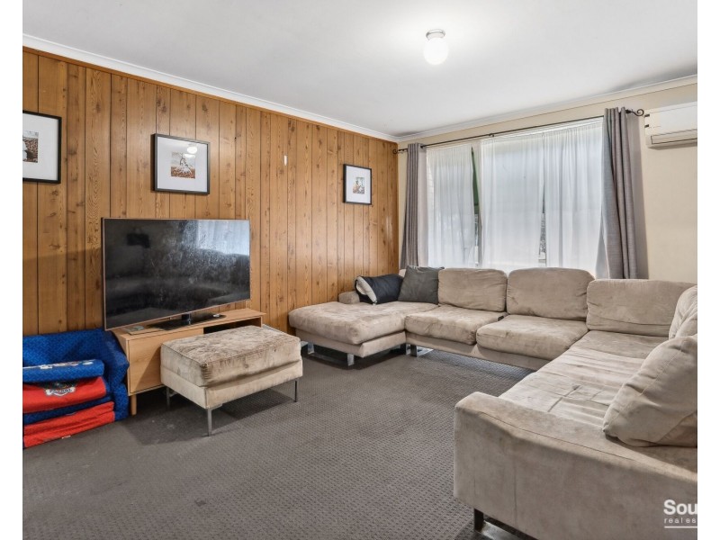 8 Buenavista Crescent, Hackham West SA 5163