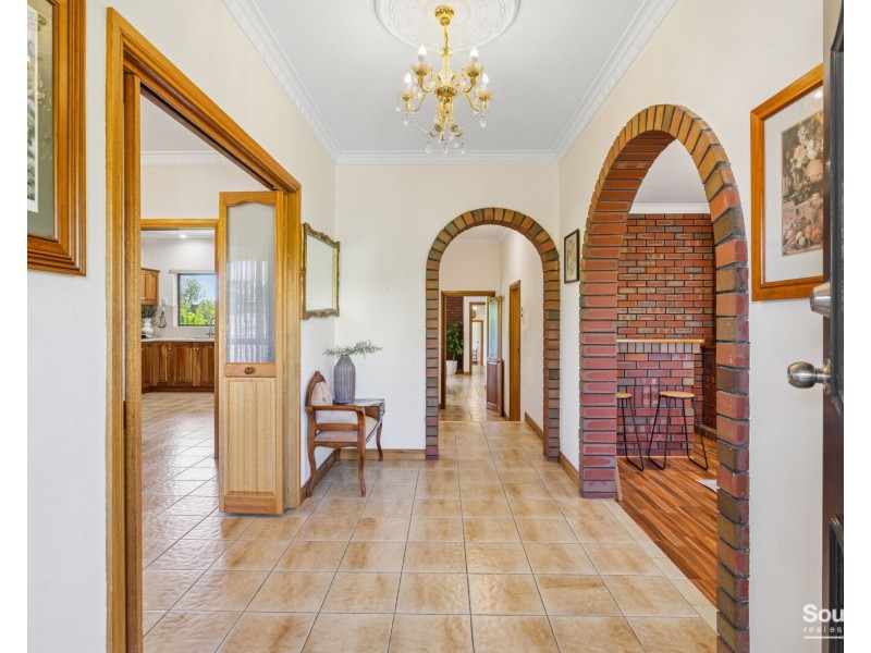 23 Valley View Drive, Mclaren Vale SA 5171