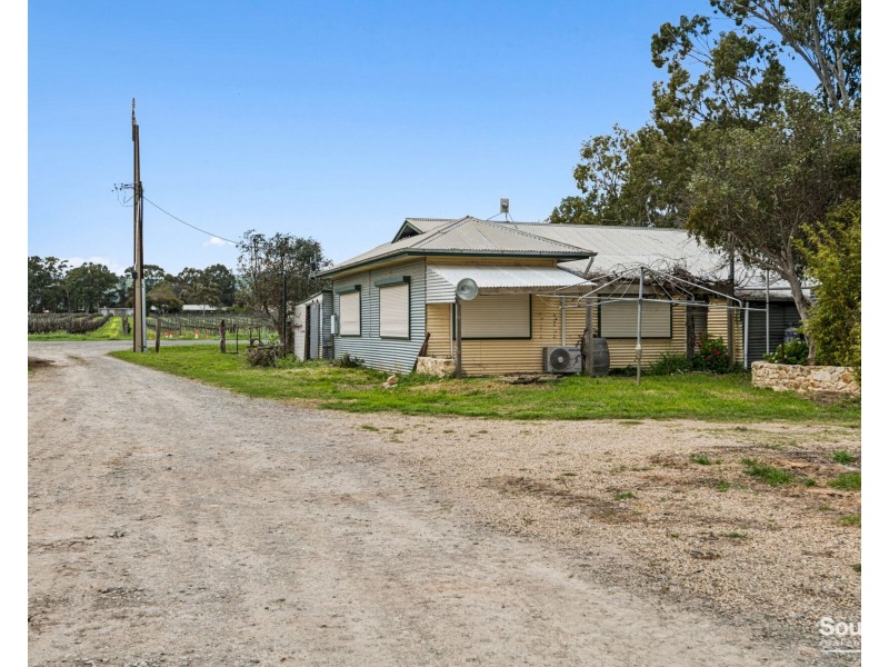 33 Blewitt Springs Road, Mclaren Flat SA 5171