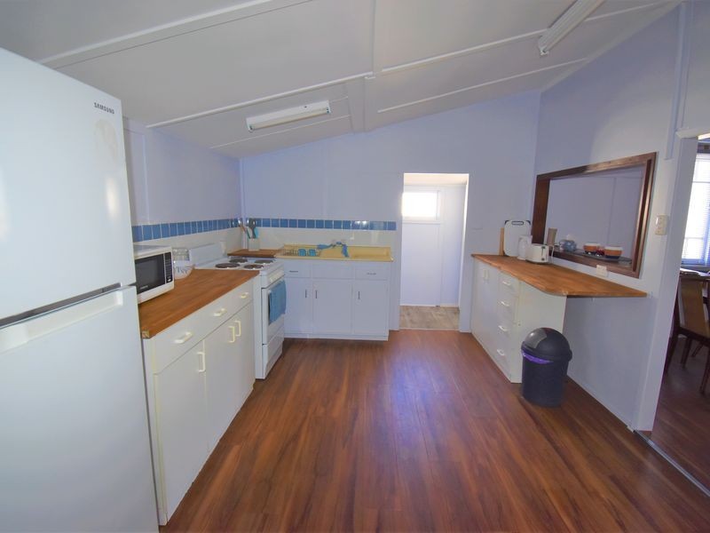 21 Gympie Road, Tin Can Bay QLD 4580