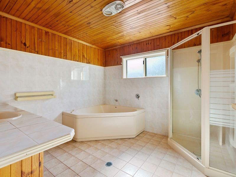 8 Seawitch Cres, Cooloola Cove QLD 4580