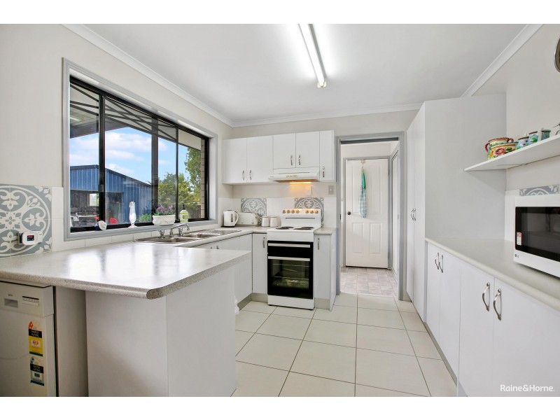8 Canberra Avenue, Cooloola Cove QLD 4580