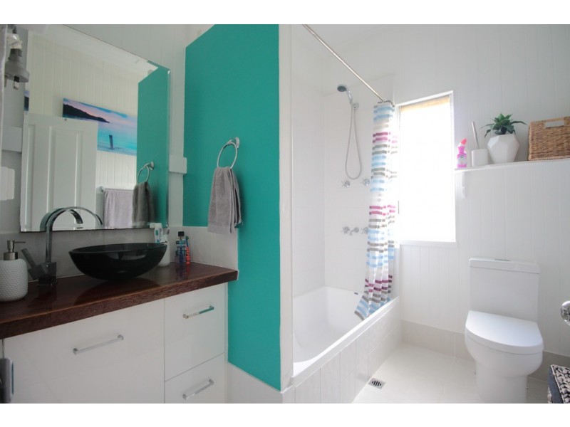 21 Queen Elizabeth Drive, Cooloola Cove QLD 4580