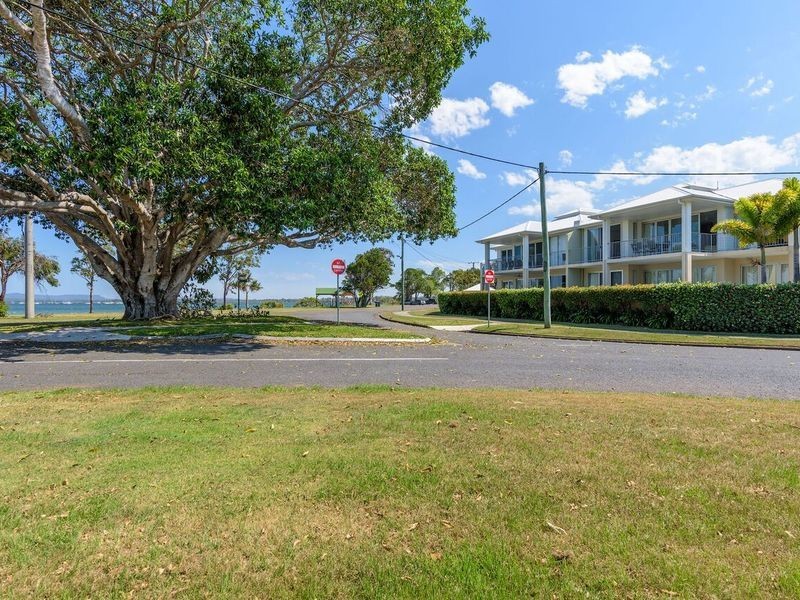 Unit 4/29 Esplanade, Tin Can Bay QLD 4580