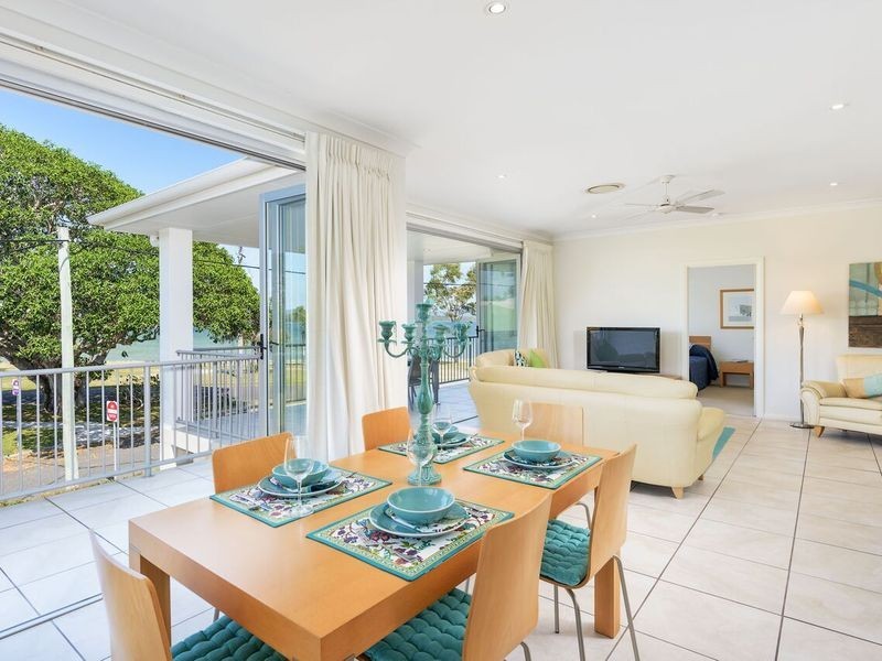 Unit 4/29 Esplanade, Tin Can Bay QLD 4580