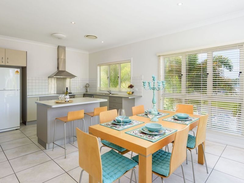 Unit 4/29 Esplanade, Tin Can Bay QLD 4580