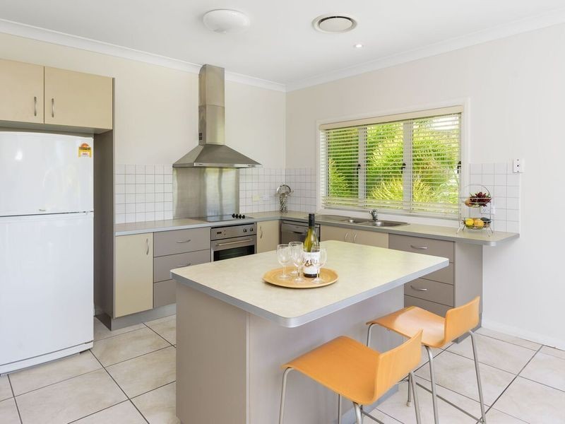 Unit 4/29 Esplanade, Tin Can Bay QLD 4580