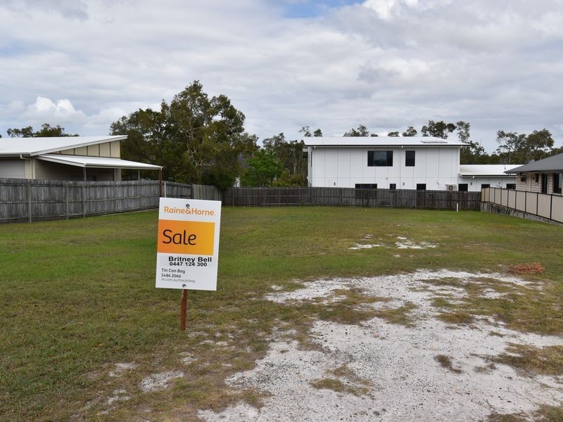 17 Summer Way, Tin Can Bay QLD 4580