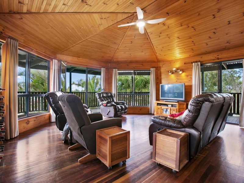 4 Nina Court, Cooloola Cove QLD 4580