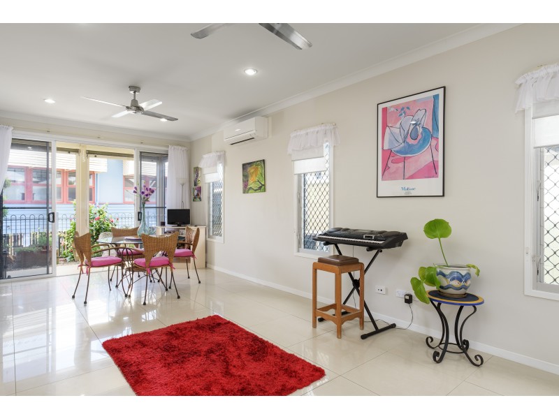 2/20 Gympie Rd, Tin Can Bay QLD 4580