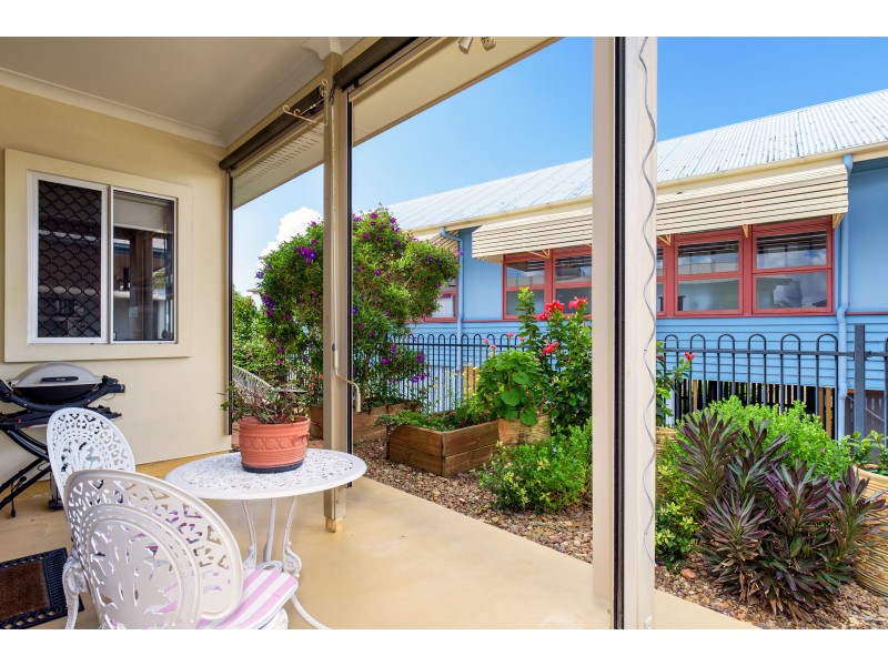 2/20 Gympie Rd, Tin Can Bay QLD 4580