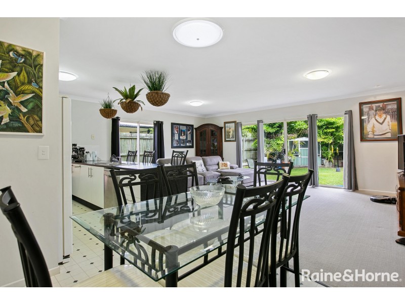 6 Creekside Esplanade, Cooloola Cove QLD 4580