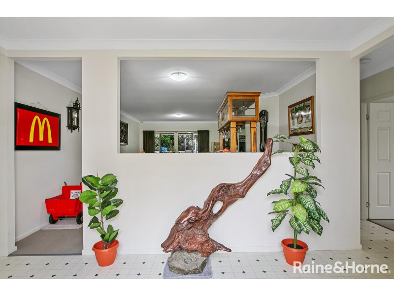 6 Creekside Esplanade, Cooloola Cove QLD 4580