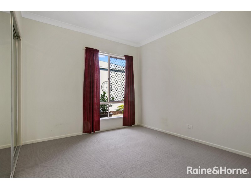 6 Creekside Esplanade, Cooloola Cove QLD 4580