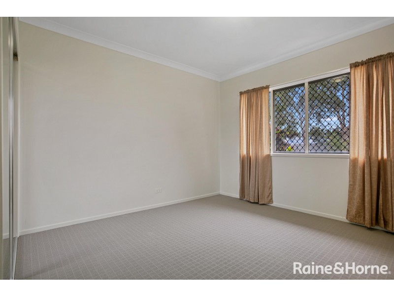 6 Creekside Esplanade, Cooloola Cove QLD 4580