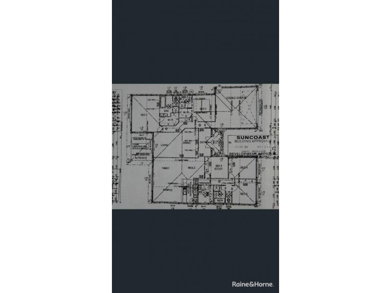 6 Creekside Esplanade, Cooloola Cove QLD 4580