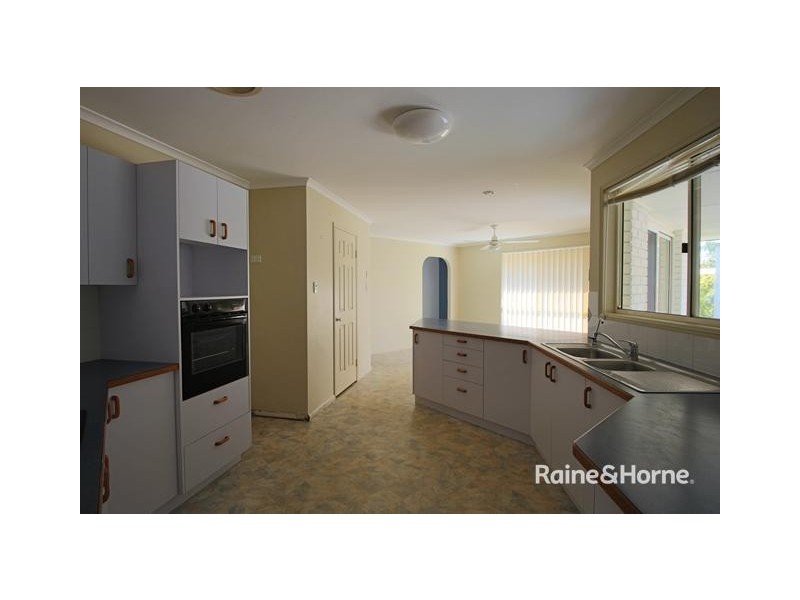 14 Parrot Street, Tin Can Bay QLD 4580