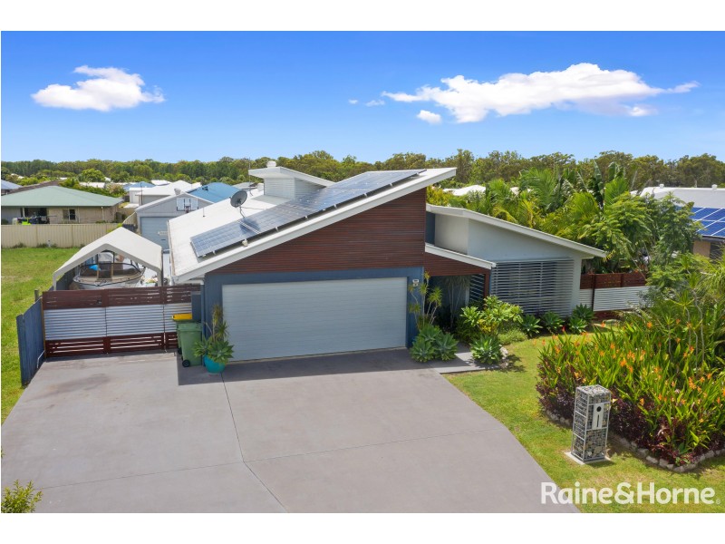 74 Fyshburn Drive, Cooloola Cove QLD 4580