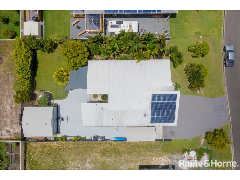 74 Fyshburn Drive, Cooloola Cove QLD 4580