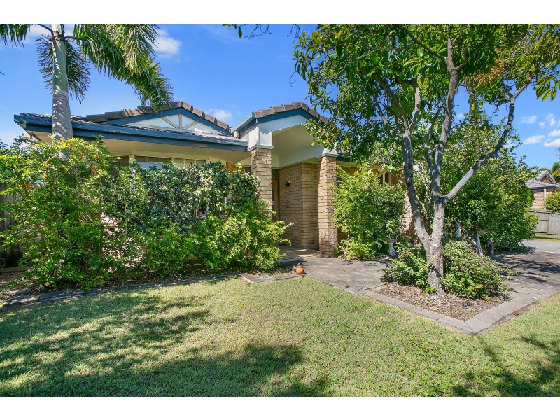 13 Tarwhine Street, Tin Can Bay QLD 4580