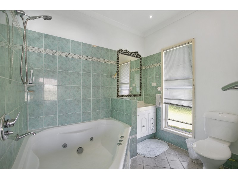 13 Tarwhine Street, Tin Can Bay QLD 4580