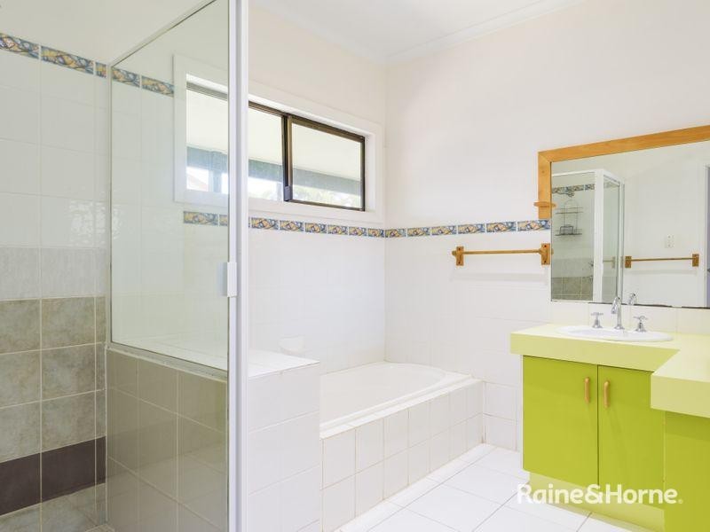 10 Tarwhine Street, Tin Can Bay QLD 4580