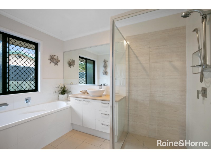 3 Vanguard Ct, Cooloola Cove QLD 4580