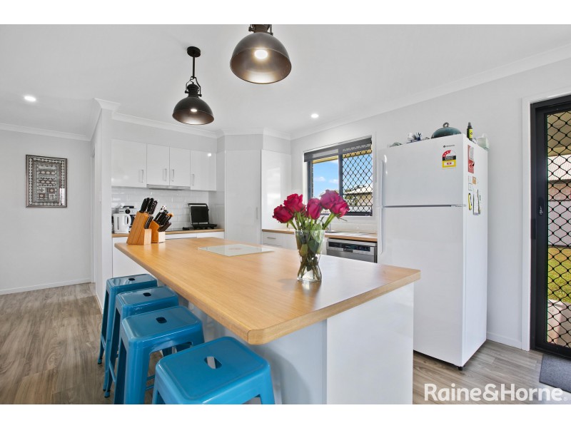 16 Environs Avenue, Cooloola Cove QLD 4580
