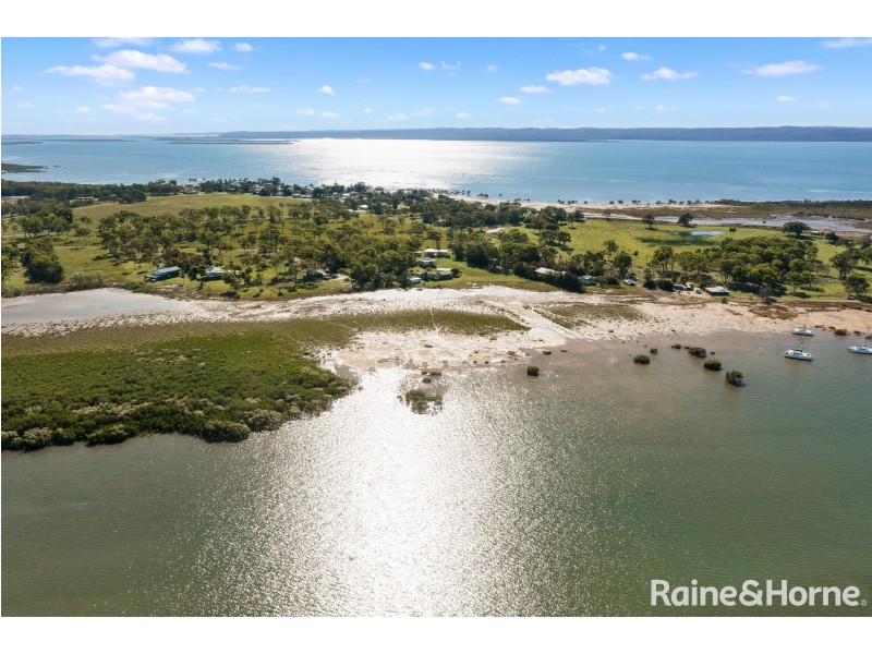 60 WHITAKER STREET, Boonooroo QLD 4650