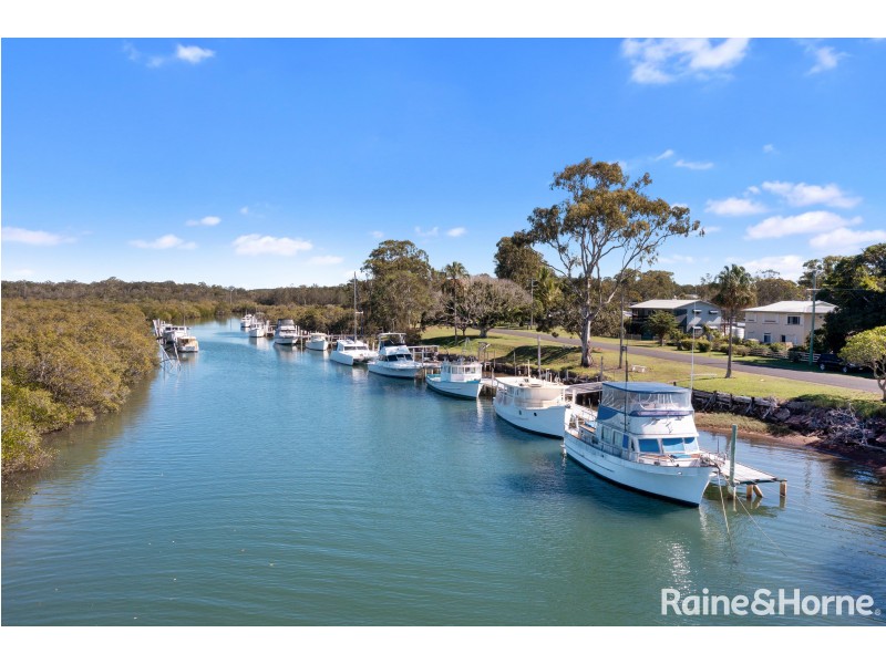 60 WHITAKER STREET, Boonooroo QLD 4650
