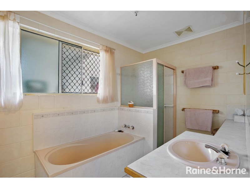 24 Nautilus Drive, Cooloola Cove QLD 4580