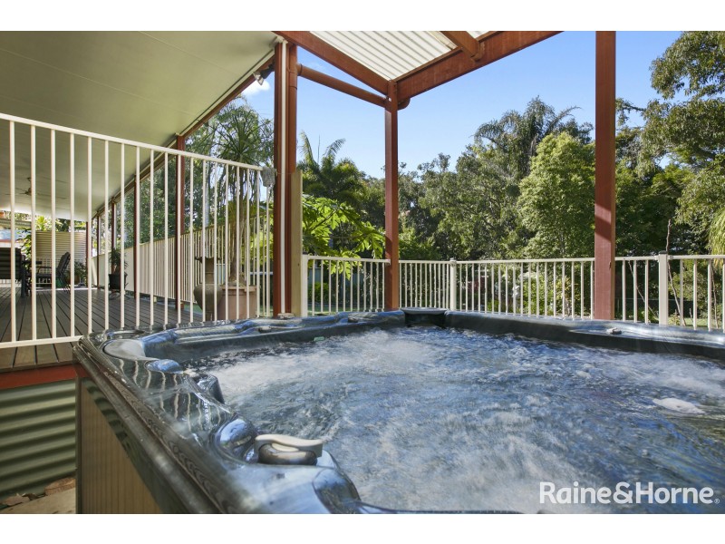 5 Renown Court, Cooloola Cove QLD 4580