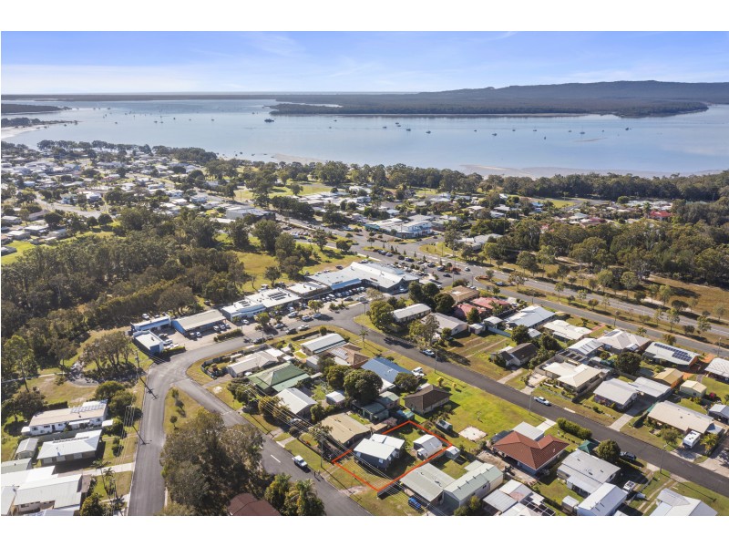 9 DRUMMER STREET, Tin Can Bay QLD 4580