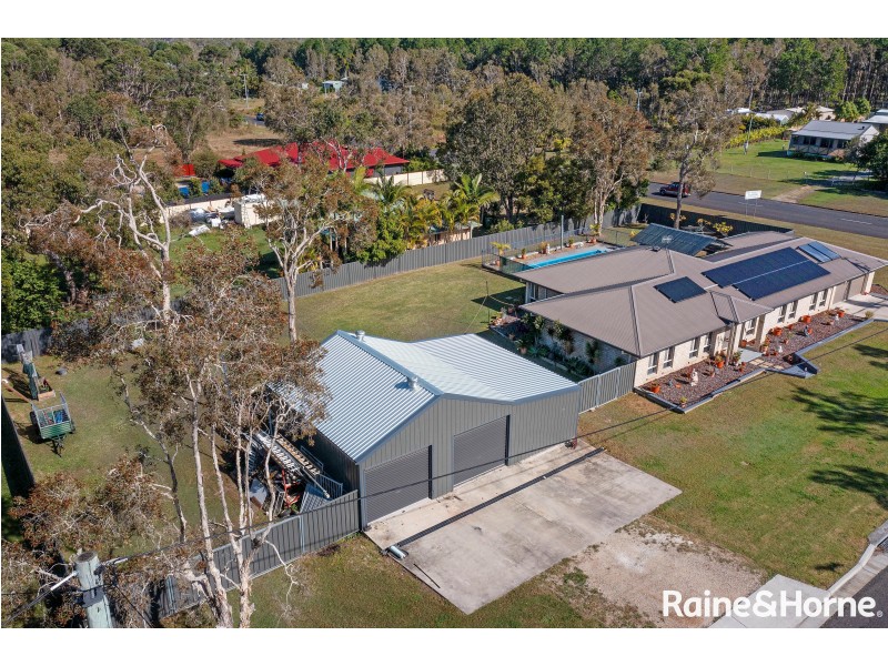 17 Endeavour Drive, Cooloola Cove QLD 4580