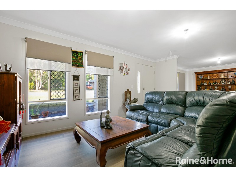 17 Endeavour Drive, Cooloola Cove QLD 4580
