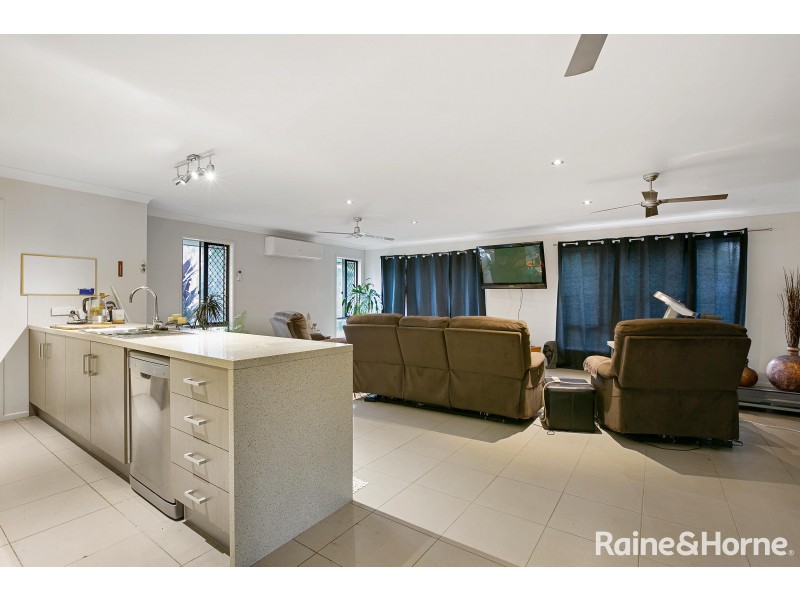 17 Endeavour Drive, Cooloola Cove QLD 4580
