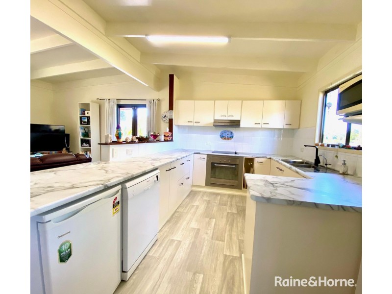 14 Challenger Court, Cooloola Cove QLD 4580