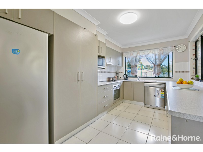9 BATAVIA COURT, Cooloola Cove QLD 4580