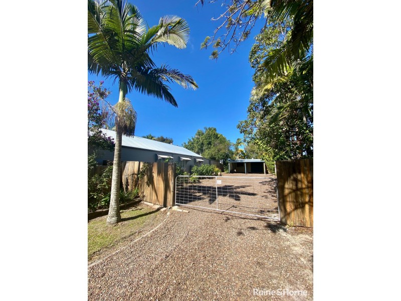 35 Endeavour Drive, Cooloola Cove QLD 4580