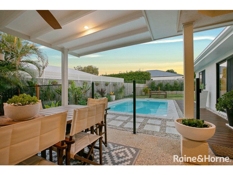 2 CREEKSIDE ESPLANADE, Cooloola Cove QLD 4580