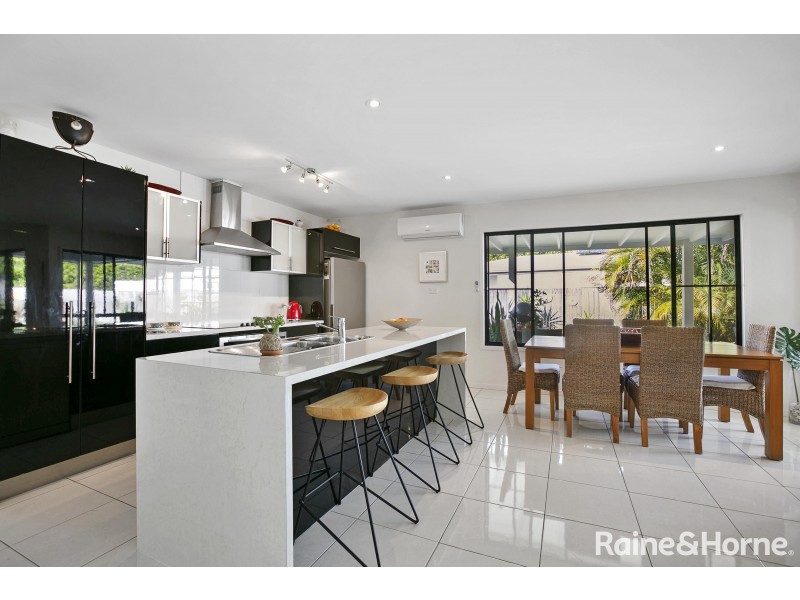 2 CREEKSIDE ESPLANADE, Cooloola Cove QLD 4580